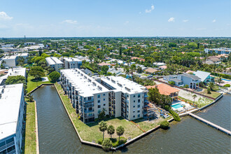 Hidden Harbour Condominiums in Lantana, FL - Building Photo - Building Photo