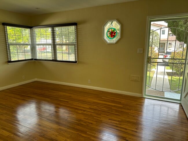 2133 Glyndon Ave in Venice, CA - Building Photo - Building Photo