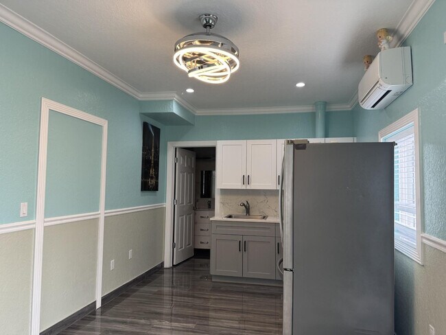 240 NE 27th St in Pompano Beach, FL - Building Photo - Building Photo