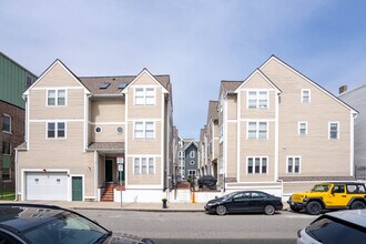 122-136 W 7th St in Boston, MA - Building Photo - Building Photo