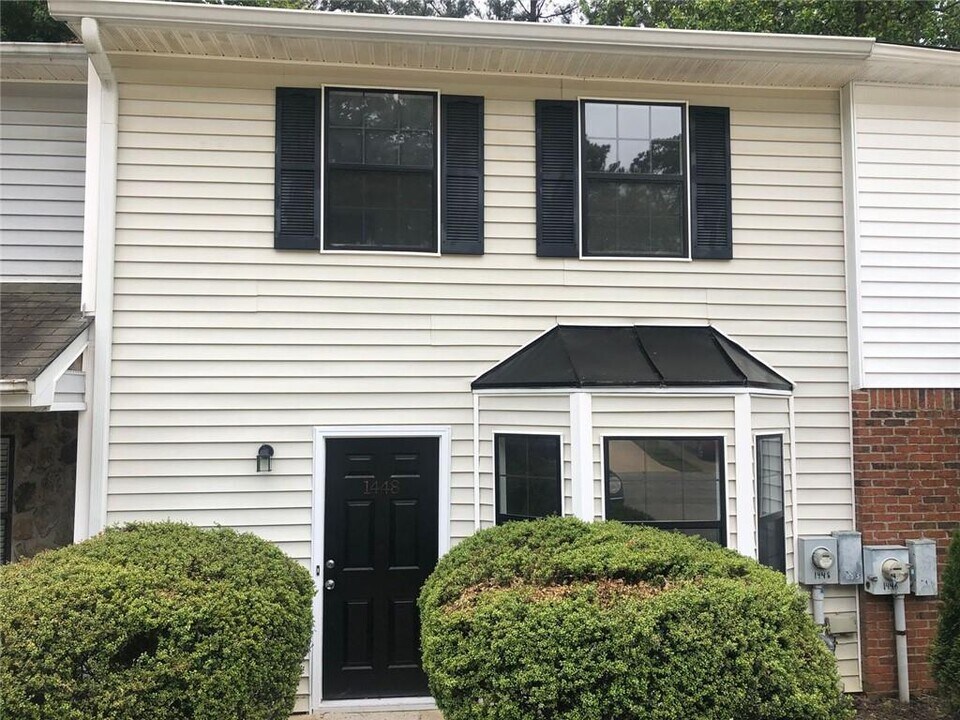 1448 Springleaf Cir SE in Smyrna, GA - Foto de edificio