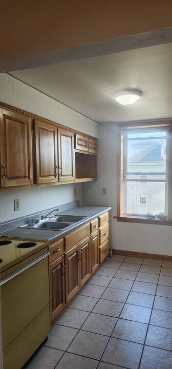 346 Brown St in Everson, PA - Building Photo