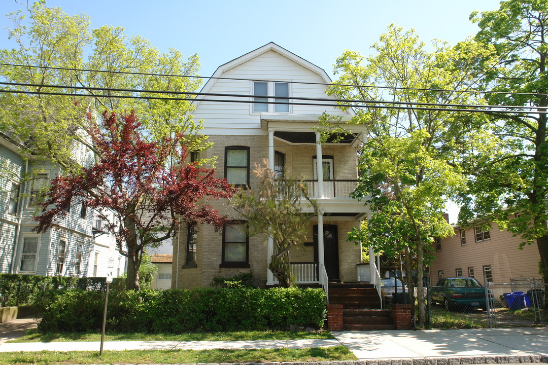 140 Gordon St in Perth Amboy, NJ - Building Photo