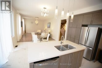 152 Ben Sinclair Ave in East Gwillimbury, ON - Building Photo - Building Photo