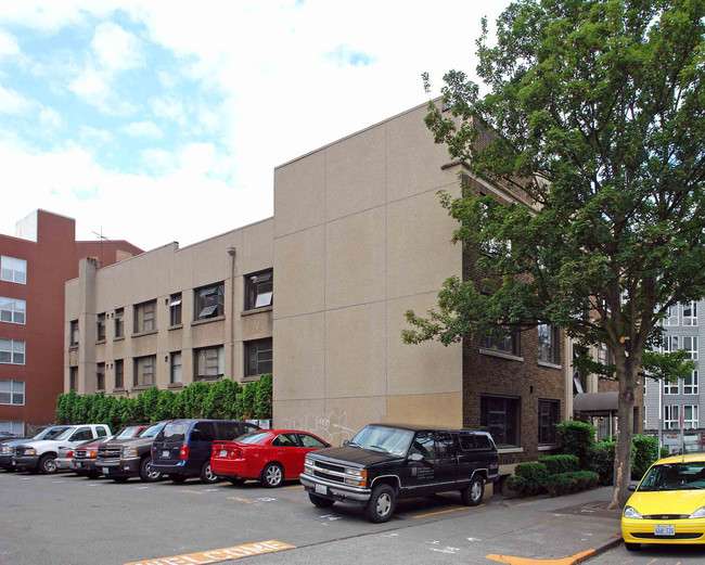 Windermere Apartments in Seattle, WA - Building Photo - Building Photo