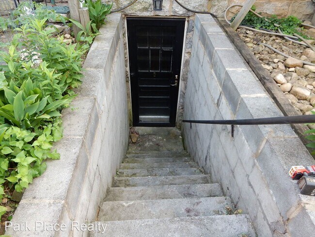 441 Highland Ave SW-Unit -Apt D in Roanoke, VA - Building Photo - Building Photo