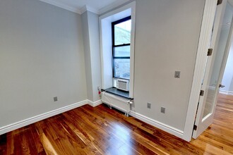 202 E 13th St, Unit 4H in New York, NY - Building Photo - Building Photo