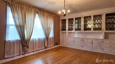 221 Wyckoff Ave in Piscataway, NJ - Building Photo - Building Photo