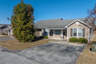 Rosehill Apartments in Tifton, GA - Building Photo - Building Photo