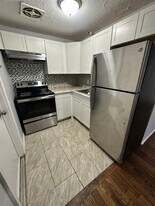 32 Old Foxon Rd, Unit 49 in East Haven, CT - Building Photo