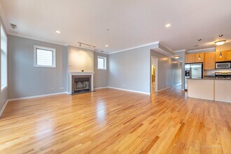 633 E Bowen Ave in Chicago, IL - Building Photo - Building Photo