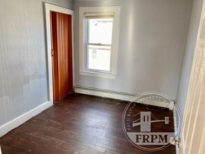 142 School St in Taunton, MA - Building Photo - Building Photo