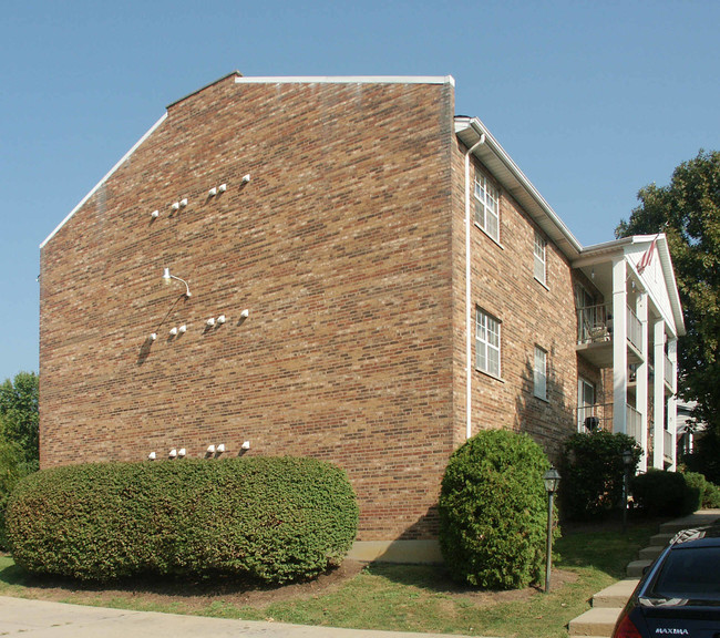 435 Anderson Ferry Rd in Cincinnati, OH - Foto de edificio - Building Photo