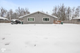 1000 E Dellwood St in Wasilla, AK - Building Photo - Building Photo