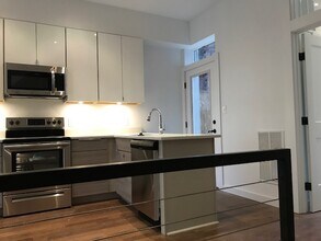 40 Randolph PL NW, Unit B in Washington, DC - Foto de edificio - Building Photo