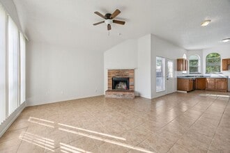 1602 Develon Dr in Mesquite, TX - Foto de edificio - Building Photo