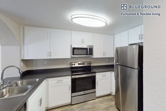 200 Avalon Dr in Bedford, MA - Building Photo - Building Photo