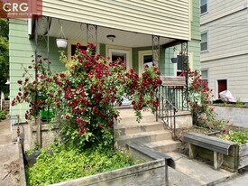 294 Boston Ave, Unit 1 in Medford, MA - Building Photo