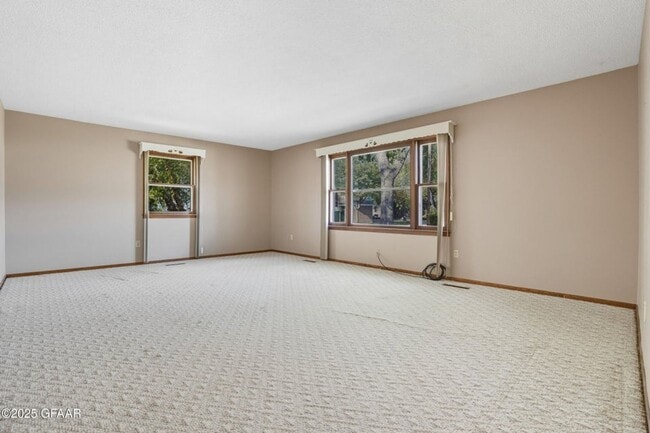 322 N 7th St in Grand Forks, ND - Building Photo - Building Photo