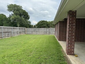 225 Karten Ln in College Station, TX - Building Photo - Building Photo