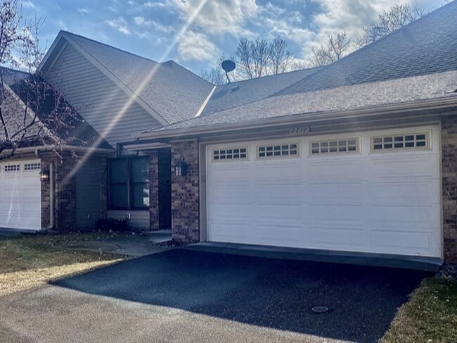 property at 2717 Lindsey Ct