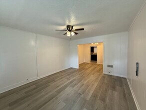 500 Scott St in Baytown, TX - Building Photo - Building Photo