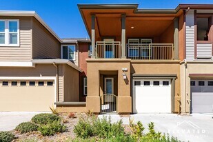 611 Jade St in Petaluma, CA - Building Photo