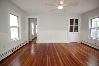 12 Albion Pl, Unit 2 in Boston, MA - Foto de edificio - Building Photo