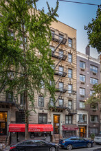 242 E 77th St in New York, NY - Building Photo - Building Photo