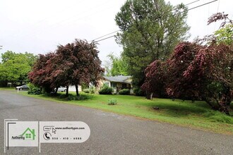 2390 North Dr in Redding, CA - Building Photo - Building Photo