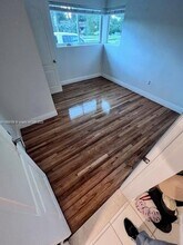 725 Westward Dr in Miami Springs, FL - Building Photo - Building Photo