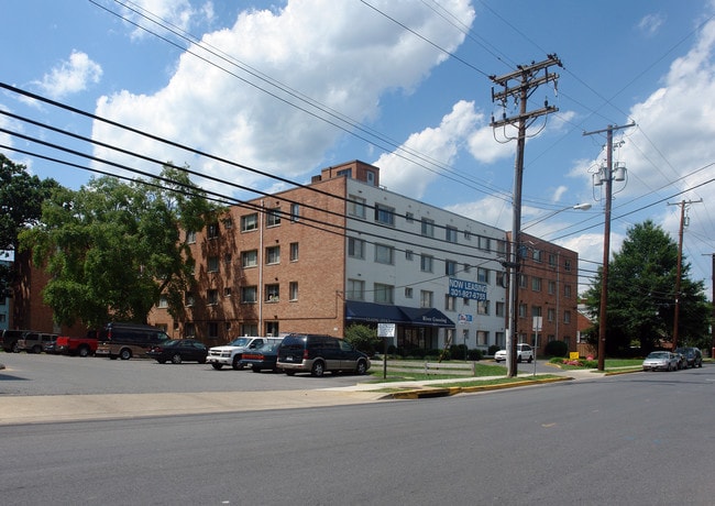 River Crossing in Riverdale, MD - Building Photo - Building Photo