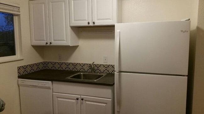 property at 515 S 8th St