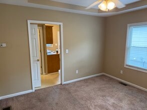 318 W Kenwood Way, Unit 1 in Louisville, KY - Building Photo - Building Photo