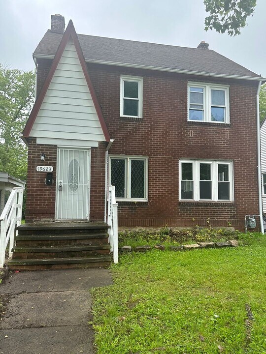 19623 Maple Heights Blvd in Maple Heights, OH - Building Photo
