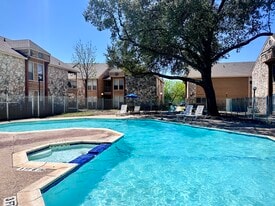 Bear Spring in San Antonio, TX - Building Photo