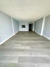 20840 San Simeon Way in North Miami Beach, FL - Building Photo - Building Photo