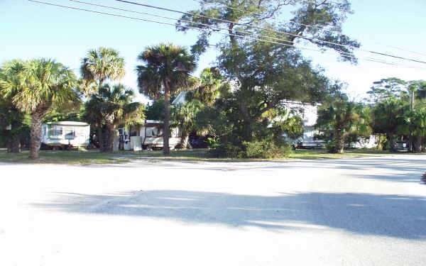 Palmetto Trailer Park in Merritt Island, FL - Building Photo