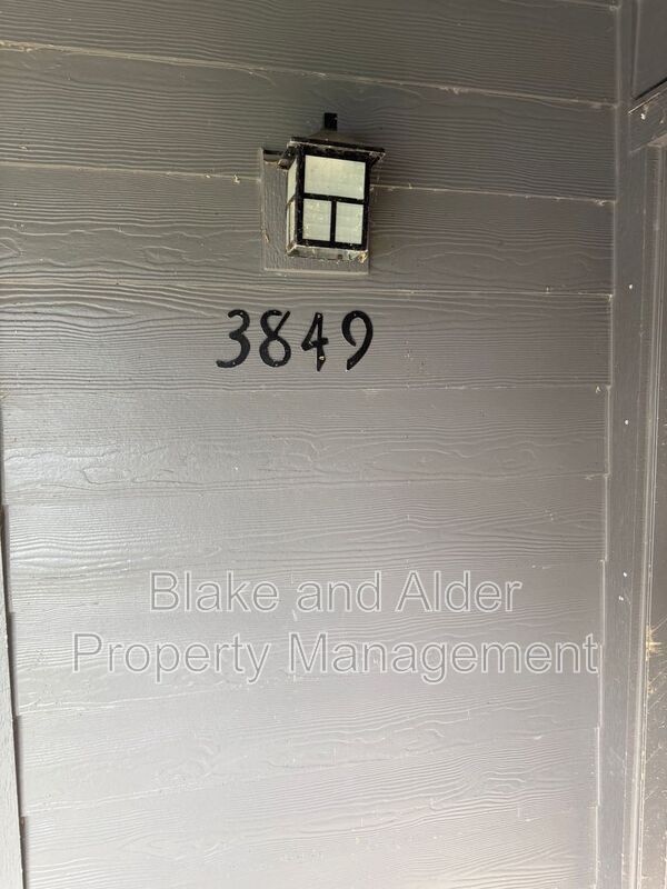 3849 NE 152nd Ave in Portland, OR - Building Photo - Building Photo