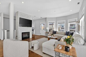 15 W Bellflower St in Boston, MA - Building Photo - Building Photo