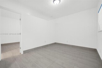 13390 NE 6th Ave in North Miami, FL - Foto de edificio - Building Photo