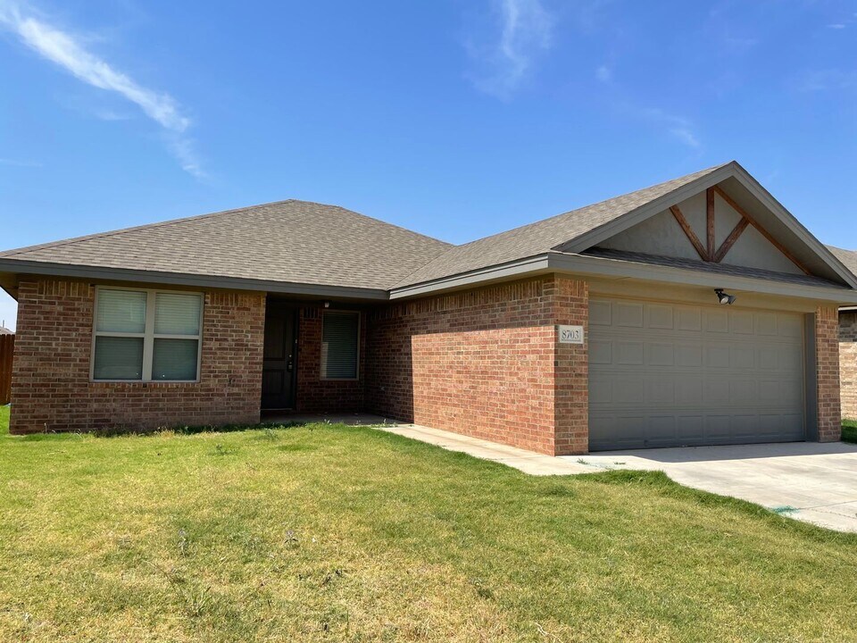 8703 12th St in Lubbock, TX - Building Photo