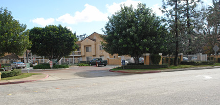 La Verne Senior Apartments in La Verne, CA - Building Photo - Building Photo