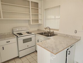 957 47th St in Sarasota, FL - Building Photo - Building Photo