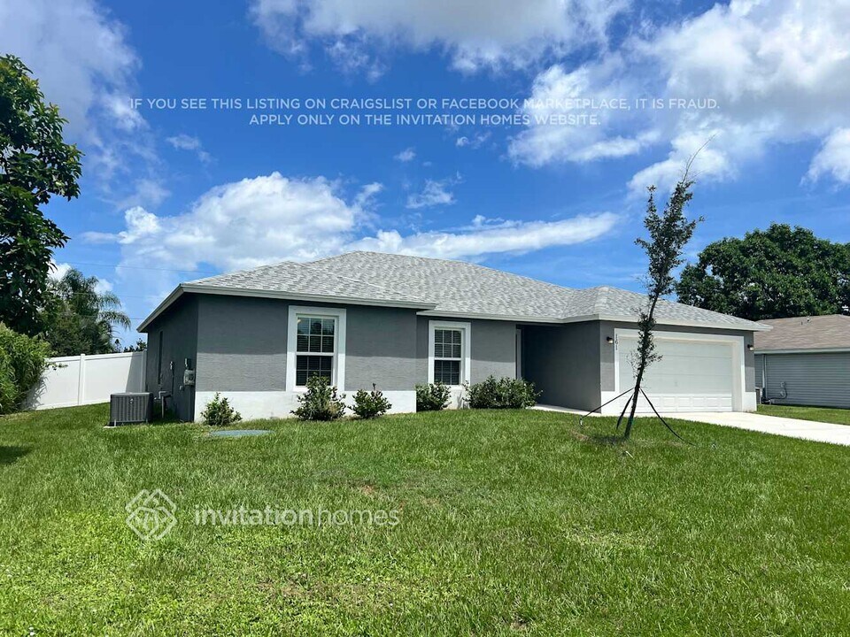 161 SE Juper Ave in Port St. Lucie, FL - Building Photo