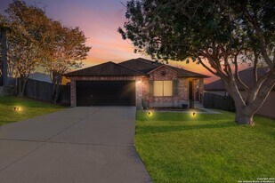 7910 Chestnut Barr Dr in Converse, TX - Building Photo