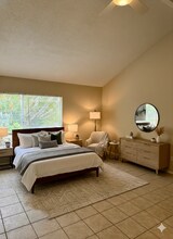 4627 Cordoba Way in Oceanside, CA - Foto de edificio - Building Photo