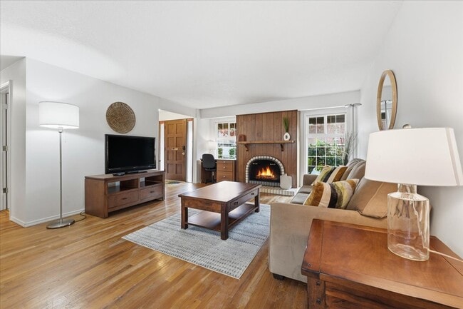 property at 5330 SW Mayfair Ct