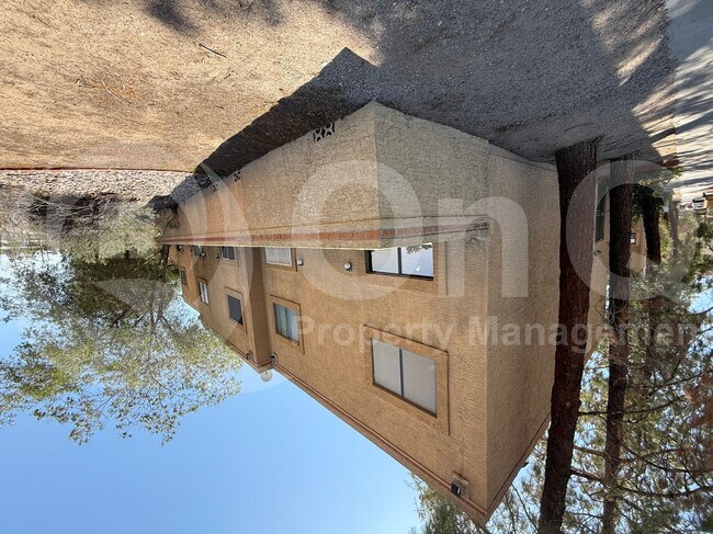 property at 2049 W Bloomfield Rd