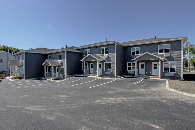 771 Maclaren Av in Fredericton, NB - Building Photo - Building Photo